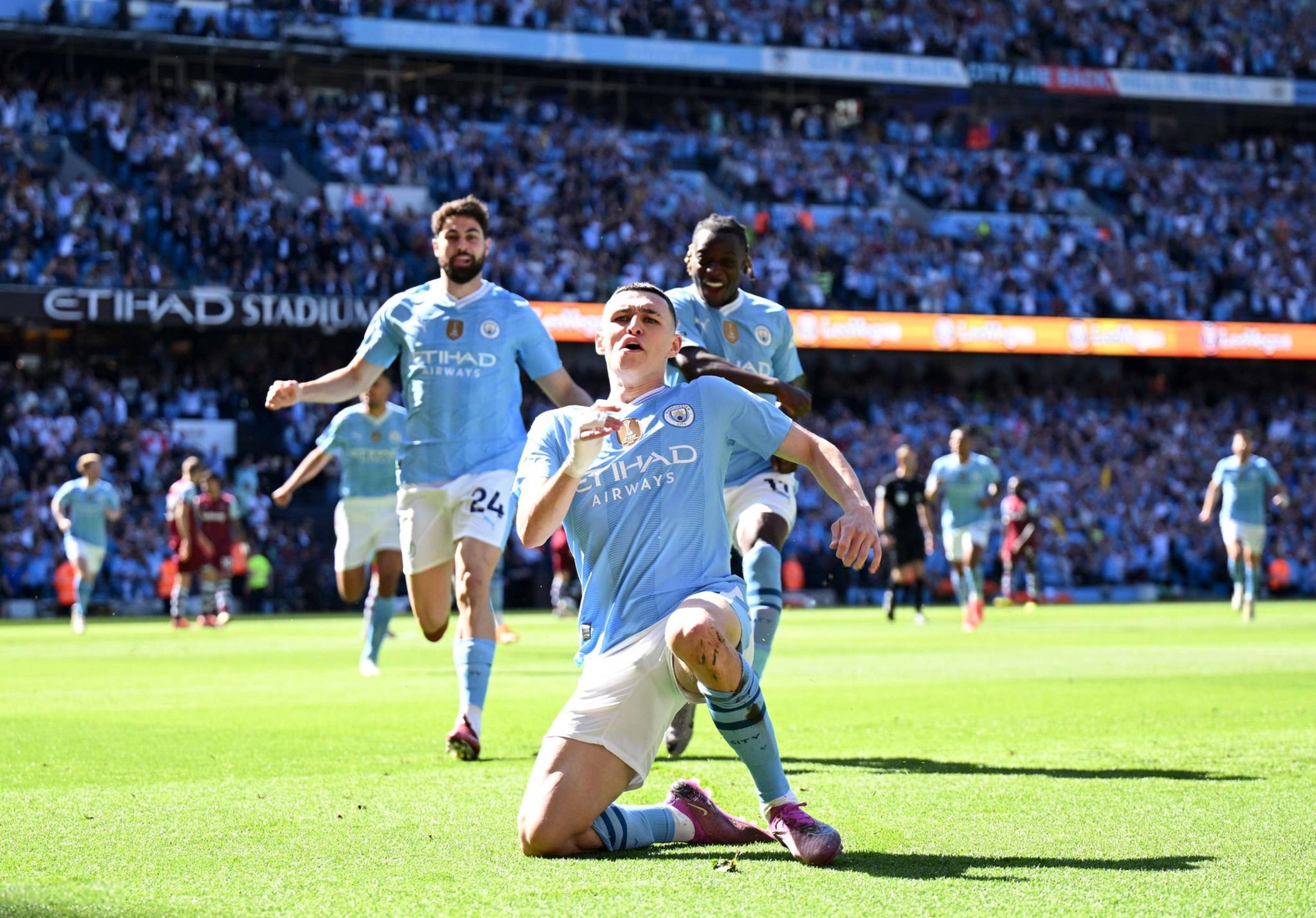 曼城遭遇主场挫败,调整战术重返巅峰 曼城遭遇主场挫败,调整战术重返巅峰