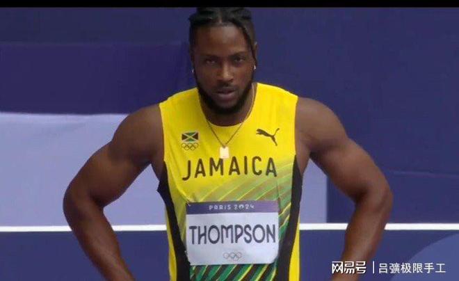 运动员刷新世界纪录令人瞩目