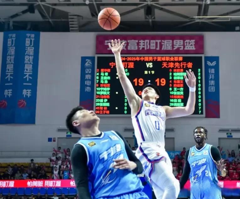 天津男篮备战上海队,全队备战充分 天津男篮备战上海队,全队备战充分