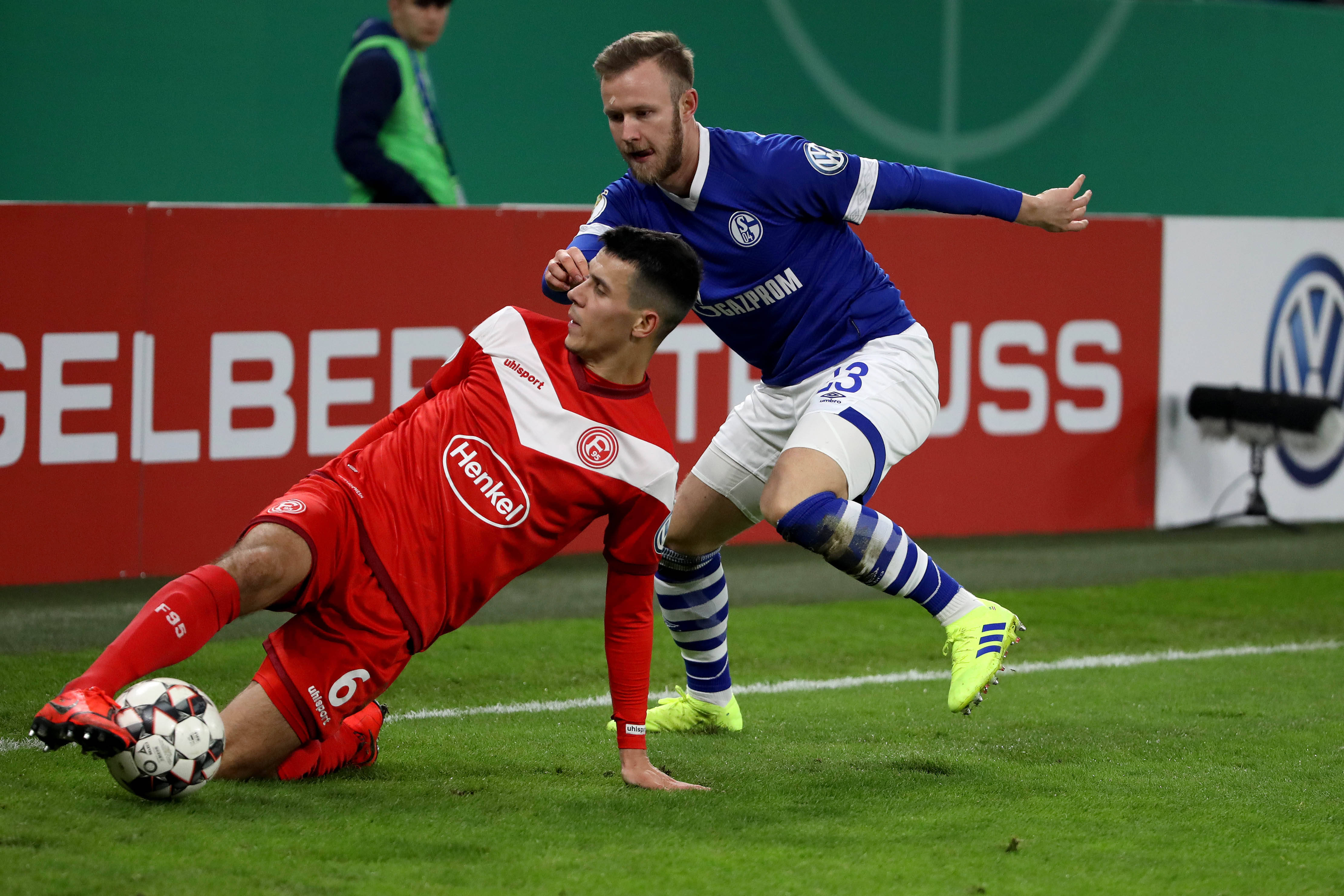 欧洲足球精彩对决,球迷狂热助威 欧洲足球精彩对决,球迷狂热助威